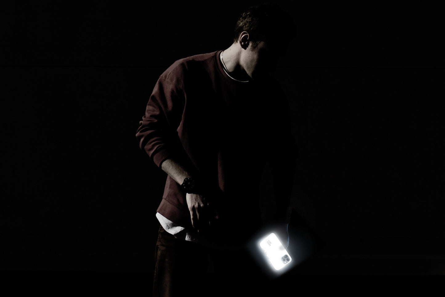 - Super reflective Samsung case